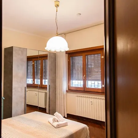 Appartement Mhr Furio Camillo - Metro A In 3 Minuti, Ideale Per Gruppi E Famiglie Rome